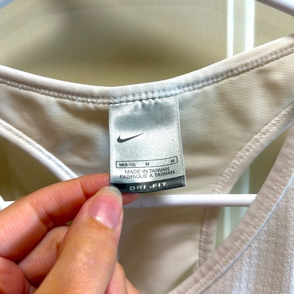 Nike White V-Neck Women's Athletic Dri Fit Crop Top size M - Picture 3 of 7